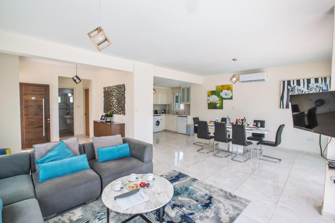 Shaye Front Line Villa Protaras Exterior foto